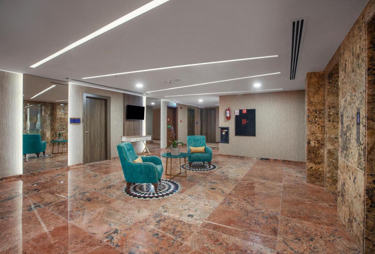 Royal Tulip Hotel & Casino, Тбилиси Экстерьер фото Lobby