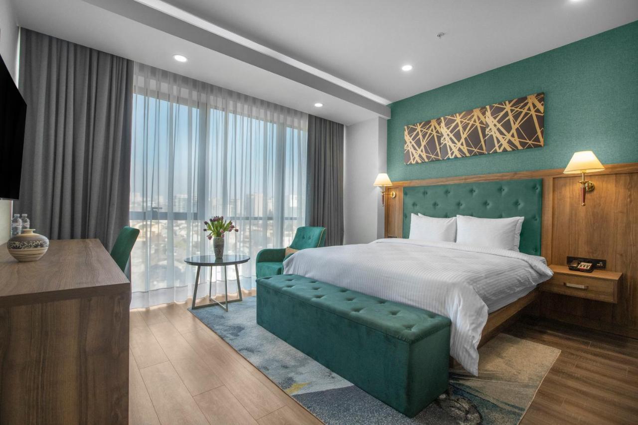 Royal Tulip Hotel & Casino, Тбилиси Экстерьер фото